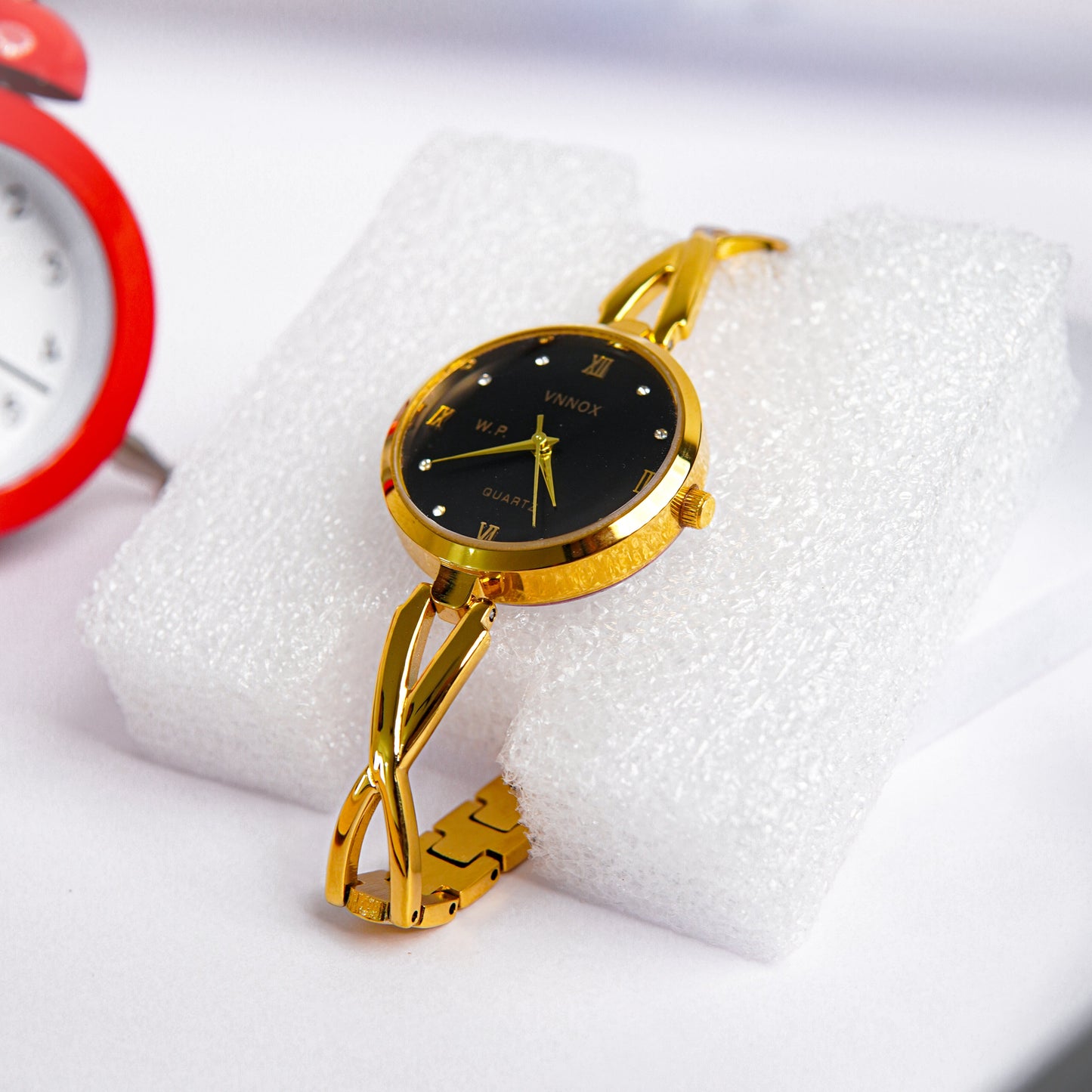 Vnnox Ladies Golden Hand Watch