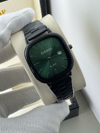QUARTZ VINTAGE WATCH