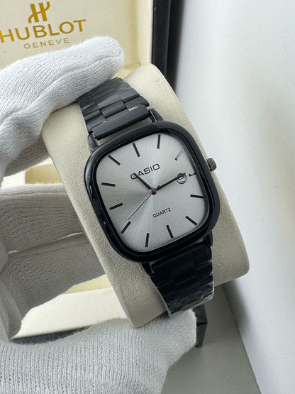 QUARTZ VINTAGE WATCH