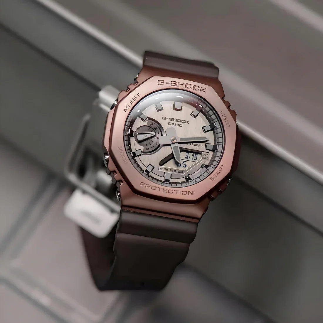 GM-2100 Brown Metal Body